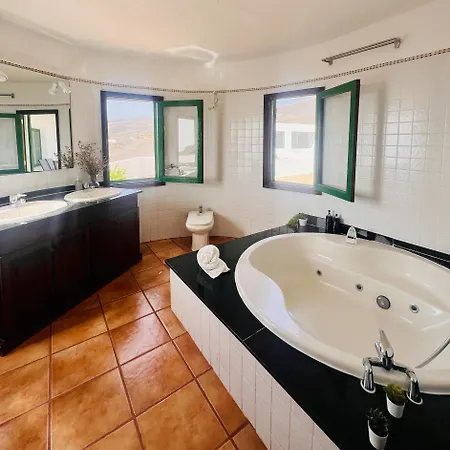 Lanzarote Moon * Tías