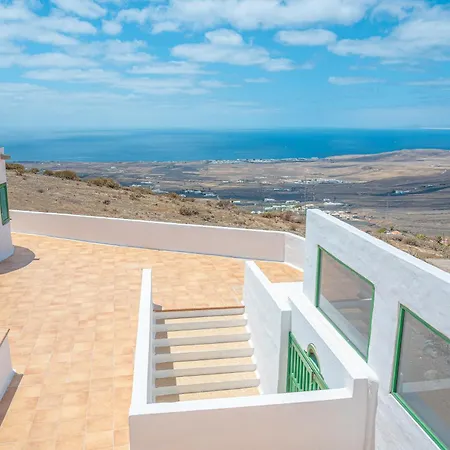 Lanzarote Moon Tias