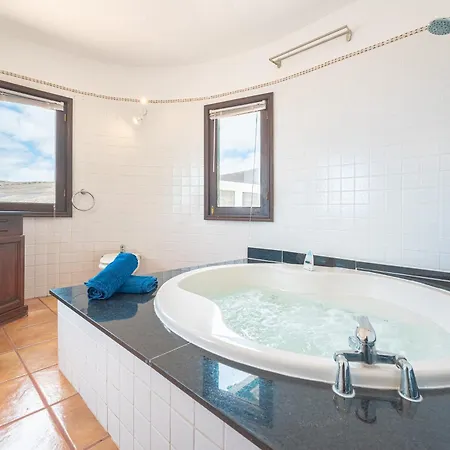 Lanzarote Moon Villa *